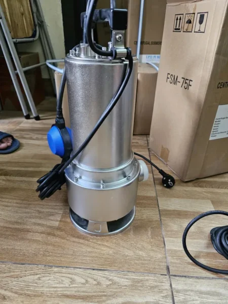 Bom chim nuoc thai than inox n04