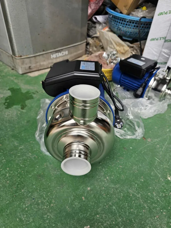 Tổ bơm lắp trên bệ móng